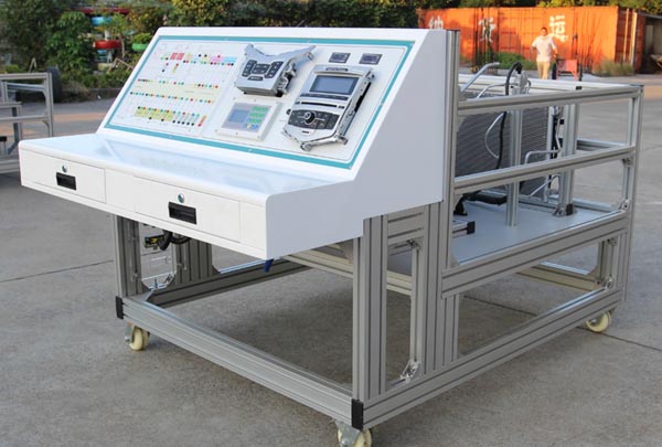 HY-QCXE505新能源汽車電動空調(diào)實訓(xùn)臺（比亞迪E5電動車） 